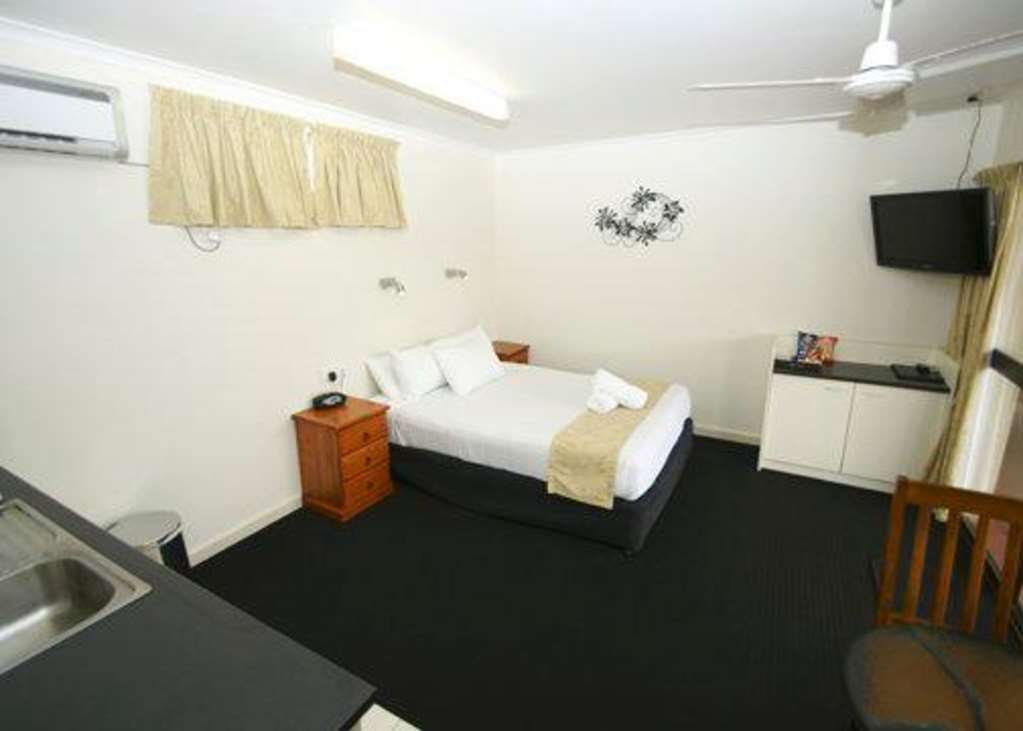 Econo Lodge Park Lane Μπούνταμπεργκ Δωμάτιο φωτογραφία